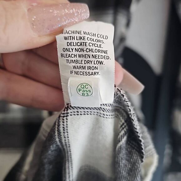 Falls Creek Junior girl, longsleeve plaid, flannel top. Button-down shirt. XL gi - Picture 5 of 7